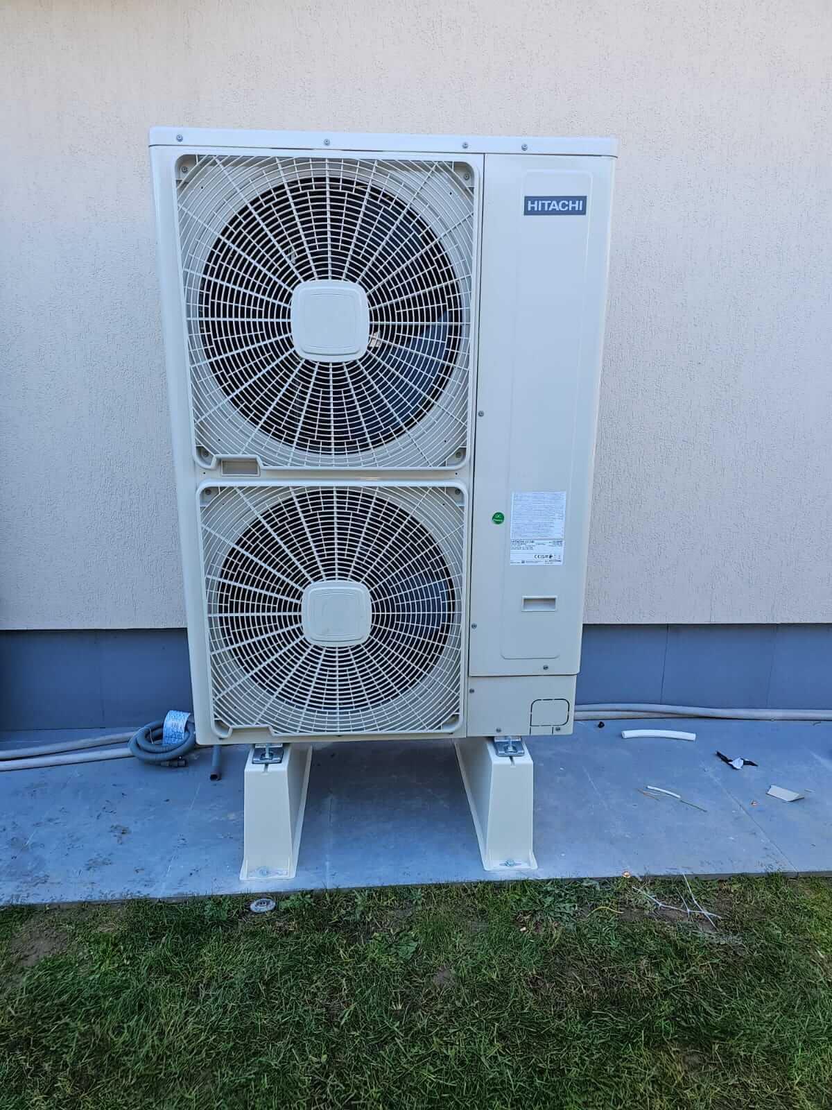 Instalare Pompă de Căldură Hitachi Yutaki S6 16kW în Bucureștii Noi | Studiu de Caz