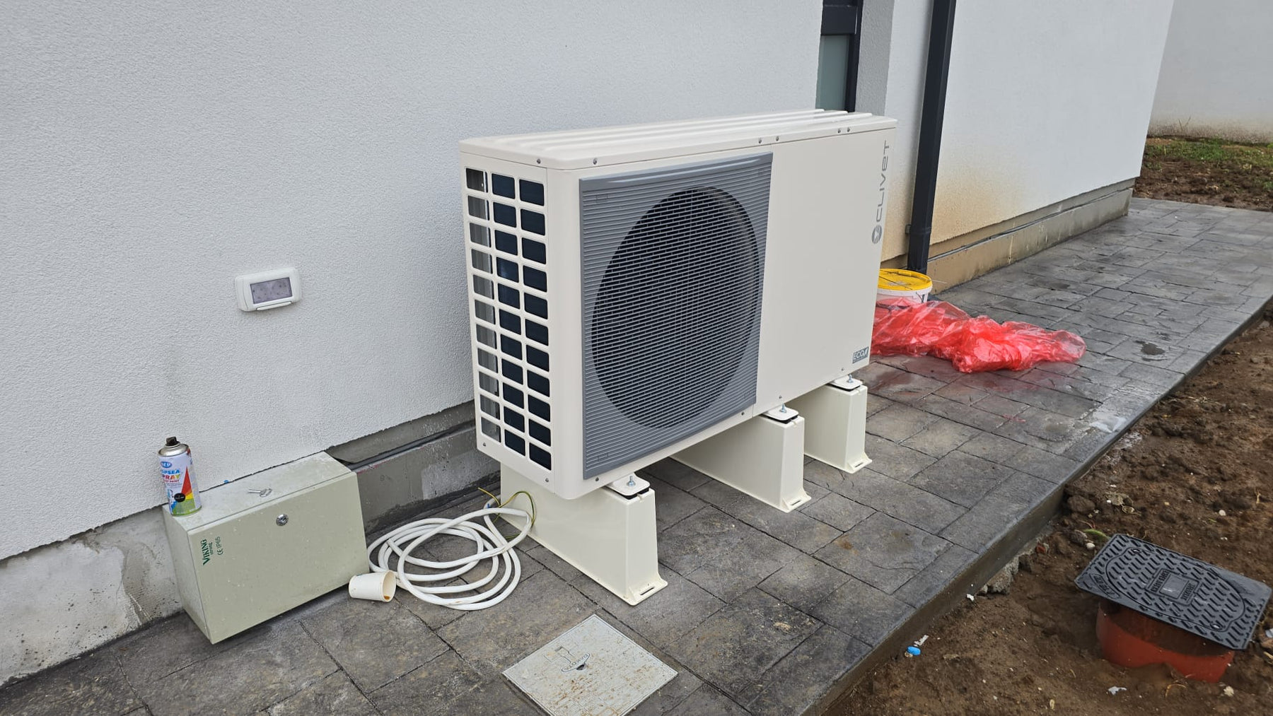 Instalare pompă de căldură Clivet R290 12kW trifazică în Dobroești, Ilfov – confort și eficiență pentru tot anul